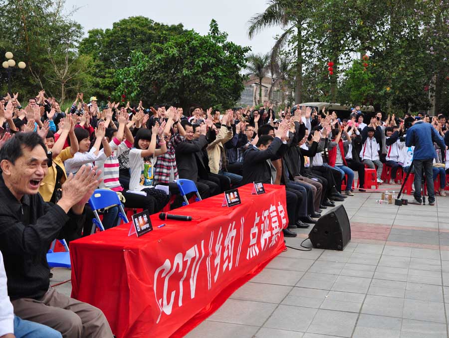 开云APP-反败为胜首场状态出色，RNG观众沸腾！，穆古鲁扎重返赛场观众掌声雷动的简单介绍-开云APP